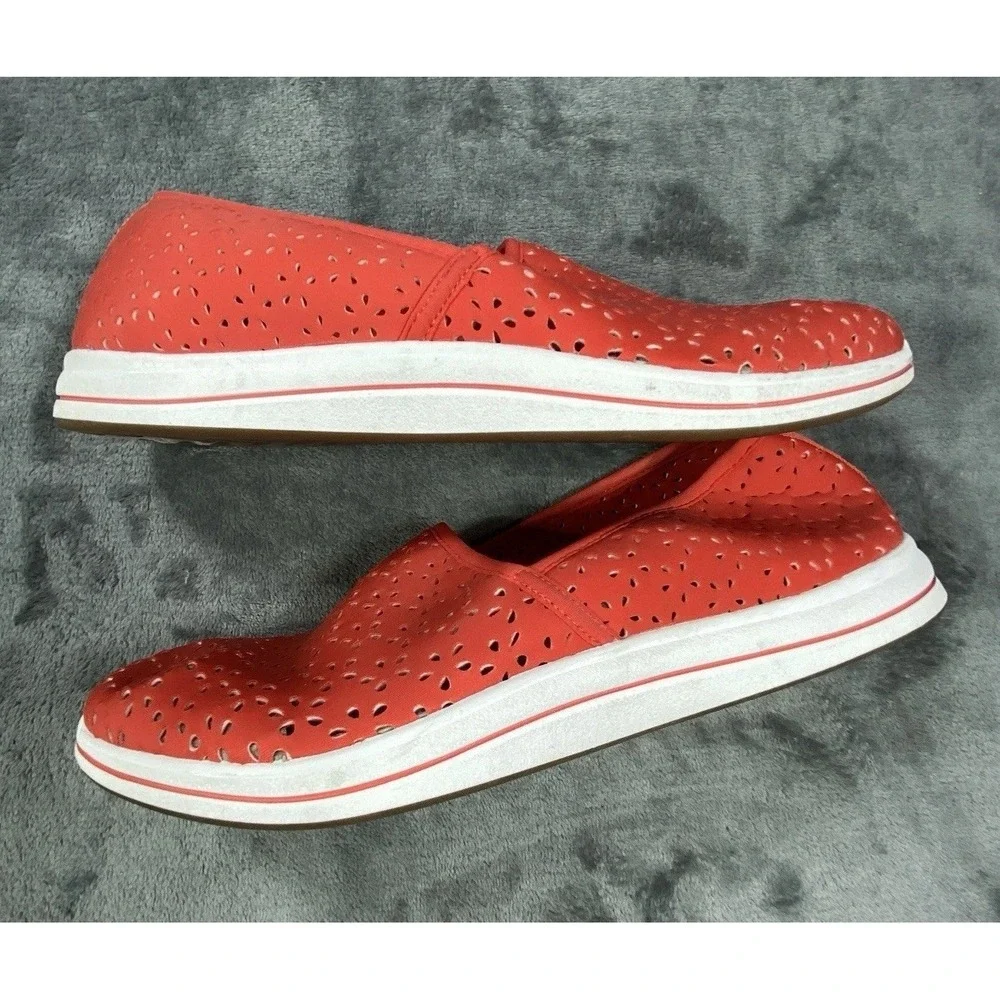 Clarks feel free